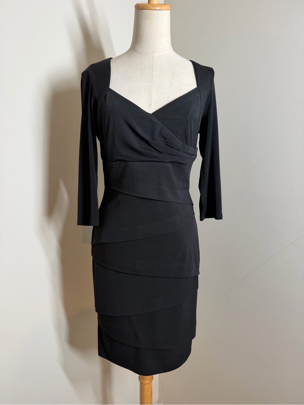 White House Black Market Black Tiered -SZ 8- 3/4 Sleeve Elegant Dress Slimming